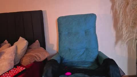 Snapshot of sexy_valeshca chatting on 10-30-25, 01:45 sexy_valeshca online show from 10-30-25, 01:45