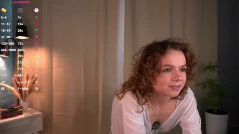 Snapshot of sexy_xs chatting on 06-13-26, 01:31 Agatha online show from 06-13-26, 01:31