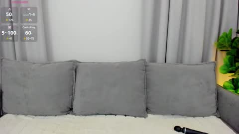 Snapshot of sexyangeloux chatting on 02-22-25, 07:36 Lou online show from 02-22-25, 07:36