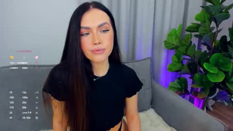 Snapshot of sexyangeloux chatting on 10-01-25, 08:59 Lou online show from 10-01-25, 08:59