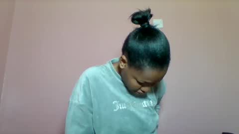 sexyapple2002 online show from 09-12-25, 08:03