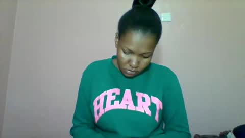 sexyapple2002 online show from 09-17-25, 08:43