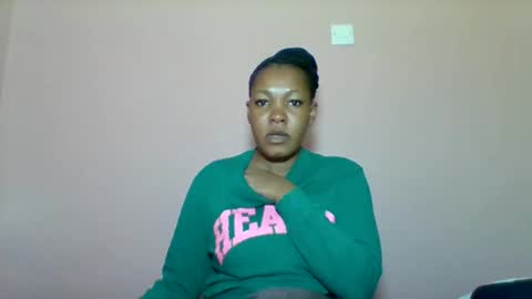 sexyapple2002 online show from 09-26-25, 11:31