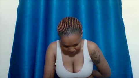 sexyapple2002 online show from 05-13-26, 05:05