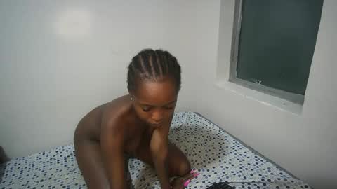 sexyasspetitte_ online show from 12-14-24, 07:36