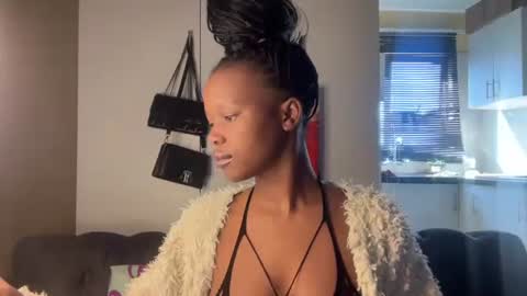 sexyasszeeee online show from 05-13-26, 08:34