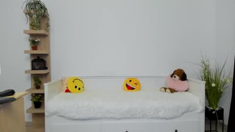 Snapshot of sexybadgirll chatting on 01-19-25, 11:32 sexybadgirll online show from 01-19-25, 11:32