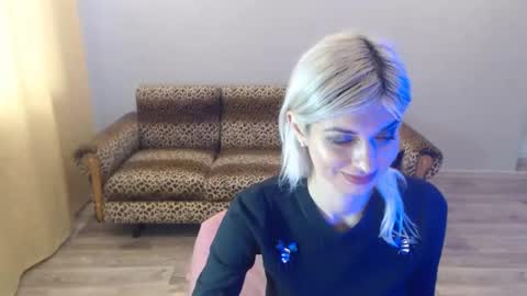 Snapshot of sexybeatriice chatting on 01-11-25, 10:08 sexybeatriice online show from 01-11-25, 10:08