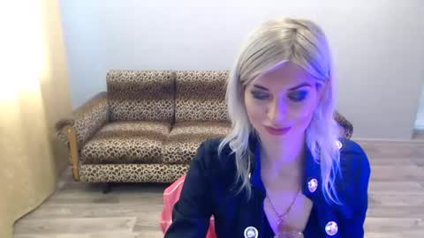 Snapshot of sexybeatriice chatting on 10-31-25, 08:04 sexybeatriice online show from 10-31-25, 08:04