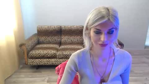 Snapshot of sexybeatriice chatting on 11-01-25, 07:21 sexybeatriice online show from 11-01-25, 07:21