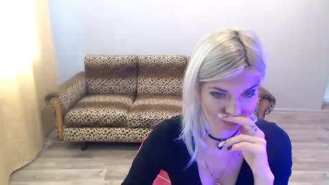 Snapshot of sexybeatriice chatting on 11-12-25, 07:42 sexybeatriice online show from 11-12-25, 07:42