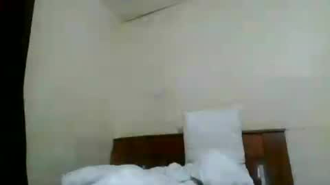 yvonne online show from 08-04-26, 07:11
