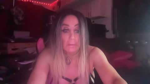 Snapshot of sexybitch_jaylents chatting on 10-15-25, 08:14 Jaylen Starr online show from 10-15-25, 08:14