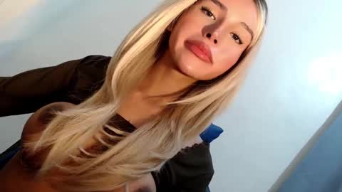 Snapshot of sexybite1 chatting on 02-10-25, 10:53 Seraphina Blaze online show from 02-10-25, 10:53