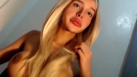 Snapshot of sexybite1 chatting on 02-12-25, 09:10 Seraphina Blaze online show from 02-12-25, 09:10