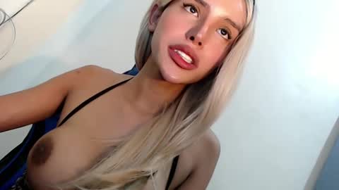 Snapshot of sexybite1 chatting on 02-15-25, 08:44 Seraphina Blaze online show from 02-15-25, 08:44