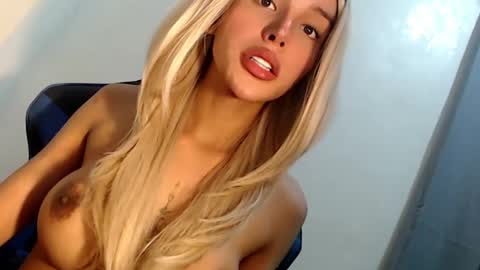 Snapshot of sexybite1 chatting on 02-25-25, 10:58 Seraphina Blaze online show from 02-25-25, 10:58