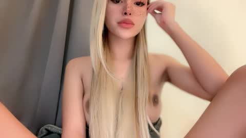 Snapshot of sexybite1 chatting on 03-23-26, 10:30 Seraphina Blaze online show from 03-23-26, 10:30