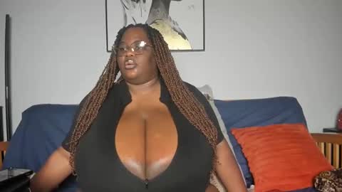 Snapshot of sexyblackhugetits chatting on 02-09-25, 04:40 sexyblackhugetits online show from 02-09-25, 04:40