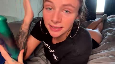 Snapshot of sexychas28 chatting on 02-25-26, 09:35 Chasity online show from 02-25-26, 09:35