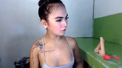 Snapshot of sexycheskax18 chatting on 05-31-26, 06:20 pretty Cheska online show from 05-31-26, 06:20