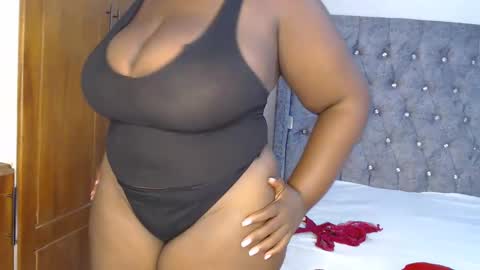 Snapshot of sexychocco_ chatting on 01-19-25, 07:37 sexychocco online show from 01-19-25, 07:37