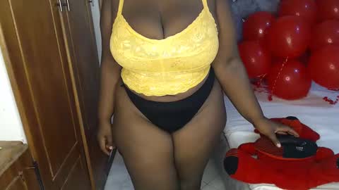 Snapshot of sexychocco_ chatting on 02-16-25, 08:44 sexychocco online show from 02-16-25, 08:44