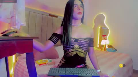 Snapshot of sexychocolet chatting on 10-10-25, 06:29 sexy chocolet online show from 10-10-25, 06:29