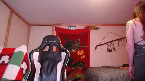 Snapshot of sexycoloradolovers chatting on 02-19-26, 06:31 Austin and Megan online show from 02-19-26, 06:31