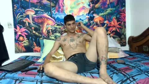 Snapshot of sexydarkhunter2 chatting on 06-12-26, 07:07 Mike online show from 06-12-26, 07:07