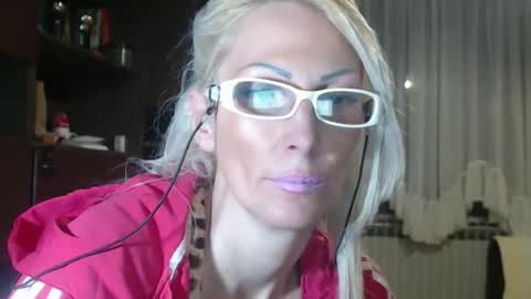 Snapshot of sexyeni chatting on 09-22-25, 08:22 ENI pvt moan your name WHEN I M NOT online you tell me in SNAPCHAT deal yes add me... FREE TWITTER magiconline101...... online show from 09-22-25, 08:22