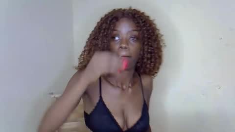 SexyHollyMontana1111 online show from 04-13-26, 06:41