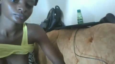 Snapshot of sexyhotgal23 chatting on 12-05-24, 12:19 REBECCAH online show from 12-05-24, 12:19