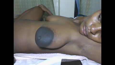 Snapshot of sexyhotgal23 chatting on 10-27-25, 11:36 REBECCAH online show from 10-27-25, 11:36