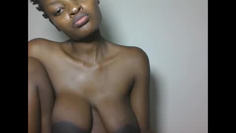 Snapshot of sexyhotgal23 chatting on 12-17-25, 09:32 REBECCAH online show from 12-17-25, 09:32