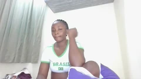 Snapshot of sexyjoane chatting on 10-19-25, 10:05 JOAN online show from 10-19-25, 10:05