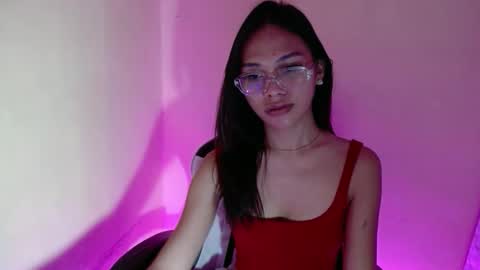 Snapshot of sexykarina_ chatting on 09-18-25, 01:40 Karina3 online show from 09-18-25, 01:40