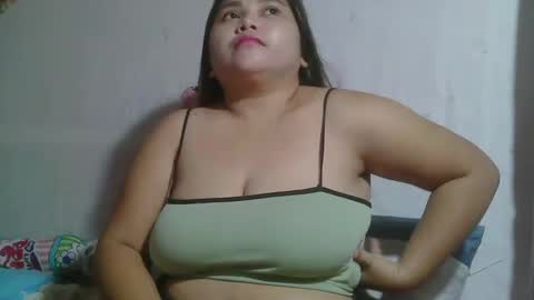 Snapshot of sexykittymom chatting on 02-17-25, 01:04 sexykittymom online show from 02-17-25, 01:04