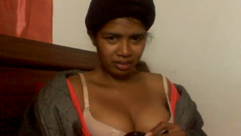Snapshot of sexylarra12 chatting on 06-09-26, 02:56 sexylarra12 online show from 06-09-26, 02:56