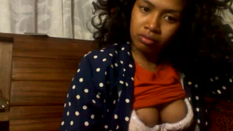 Snapshot of sexylarra12 chatting on 06-19-26, 03:55 sexylarra12 online show from 06-19-26, 03:55