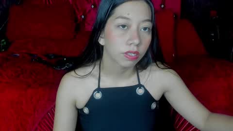 Snapshot of sexylaurita4u chatting on 12-16-24, 11:44 laura online show from 12-16-24, 11:44
