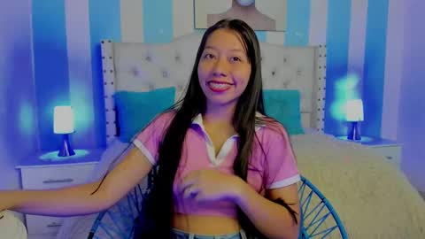 Snapshot of sexylaurita4u chatting on 12-17-24, 11:49 laura online show from 12-17-24, 11:49