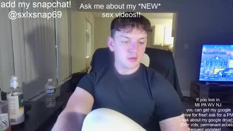 Snapshot of sexylax69 chatting on 11-09-25, 01:37 sexylax69 online show from 11-09-25, 01:37