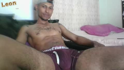 Snapshot of sexyleon69 chatting on 02-28-26, 03:02 Sexy leon online show from 02-28-26, 03:02