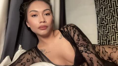 Snapshot of sexylovesappira chatting on 05-17-26, 07:21 maxine online show from 05-17-26, 07:21