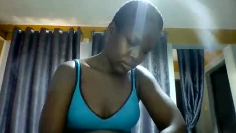 Snapshot of sexymelanin001 chatting on 09-29-25, 12:10 sexymelanin001 online show from 09-29-25, 12:10