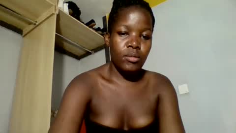 Snapshot of sexymelanin001 chatting on 10-18-25, 07:25 sexymelanin001 online show from 10-18-25, 07:25