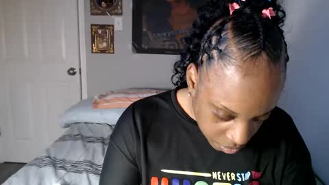 Snapshot of sexymona1218 chatting on 10-06-25, 05:49 SexyMona online show from 10-06-25, 05:49