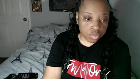 Snapshot of sexymona1218 chatting on 10-14-25, 03:07 SexyMona online show from 10-14-25, 03:07