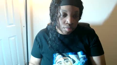 Snapshot of sexymona1218 chatting on 04-23-26, 08:02 SexyMona online show from 04-23-26, 08:02